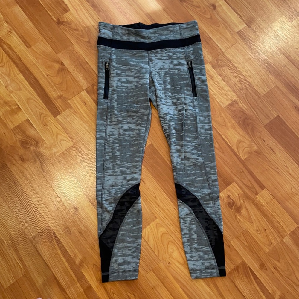 Lululemon Capri pants